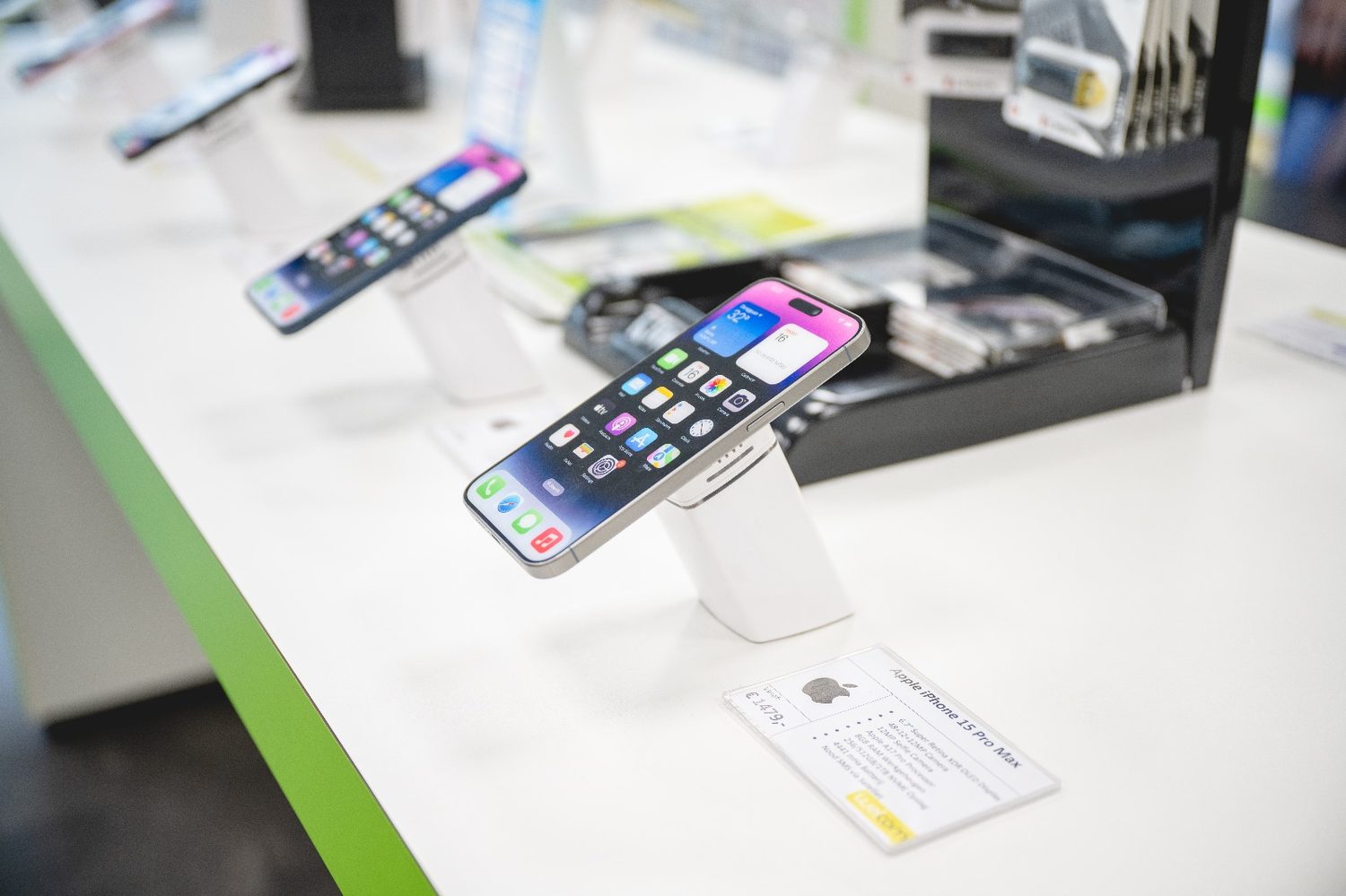 Welcom smartphone display